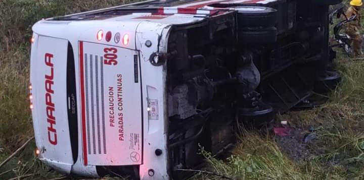 Bus leaves road, overturns leaving 11 passengers injured