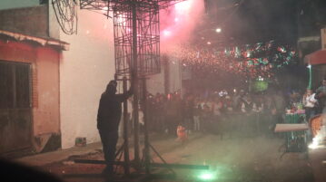 Hundreds of faithful accompany the Virgin of Guadalupe in Ajijic