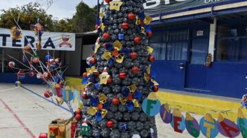 Octavio Paz school celebrates with environmentally-friendly Christmas tree