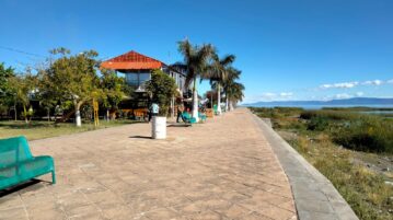 Holiday sales good for San Juan Cosalá Malecón merchants