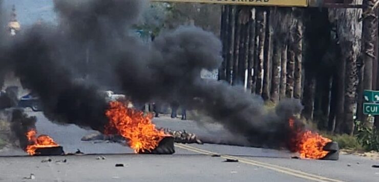 "Citizens" demand departure of National Guard in Ocotlán