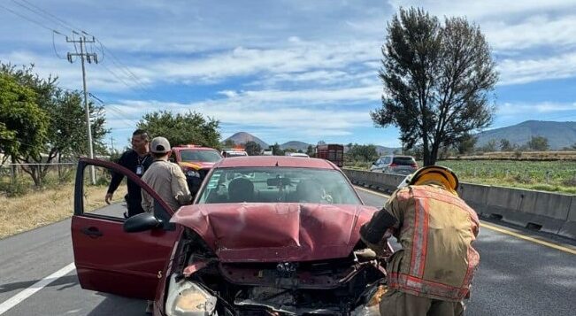 Head-on collision on Santa Rosa-La Barca highway