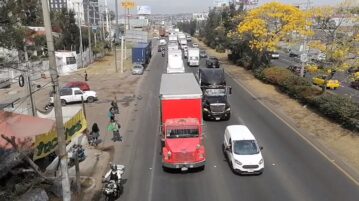 Transportation workers' demonstration jams the Guadalajara-Chapala highway