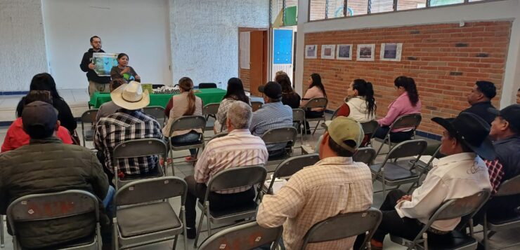 Officials and students trained on the care of Lake Chapala