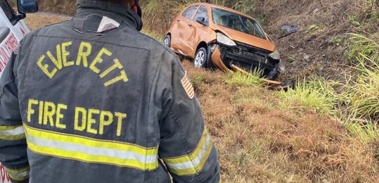 Car skids off highway at the Ixtlahuacán curves