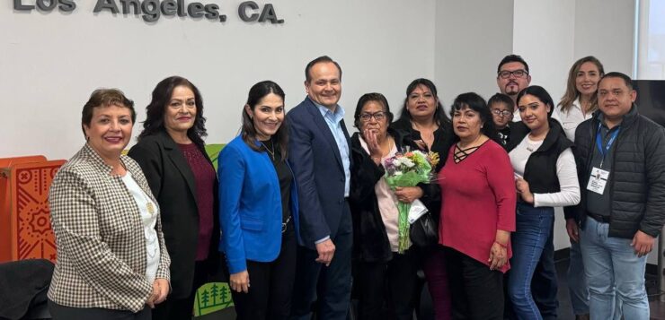 City Hall Reunites Chapala Families in the United States