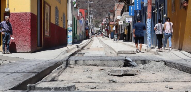 Discontent Among Ajijic Merchants Over Street Construction