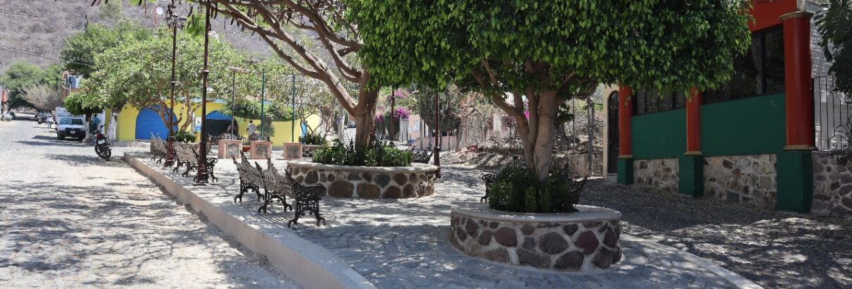  Over 260,000 pesos spent so far to remodel Plazoleta de la Amistad <br /> <span style='color:#797979;font-size:15px;font-family: Georgia, Cambria, 'Times New Roman', Times, serif;'>Plaza finished with leftover materials</span>