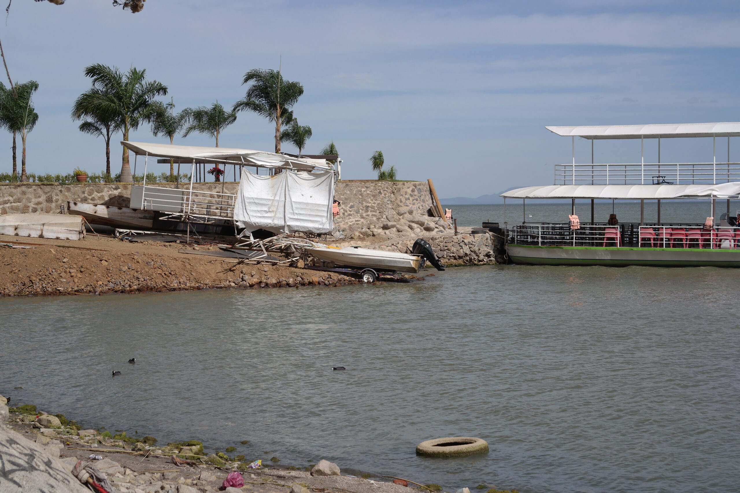 Jocotepec official calls report of alleged lake invasion “absurd words”