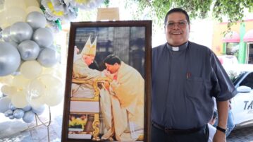 Ajijic celebrates Father Ramos’ 25th anniversary