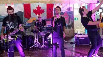 Canadians rock their day at La Palapa Del Guayabo in Chapala