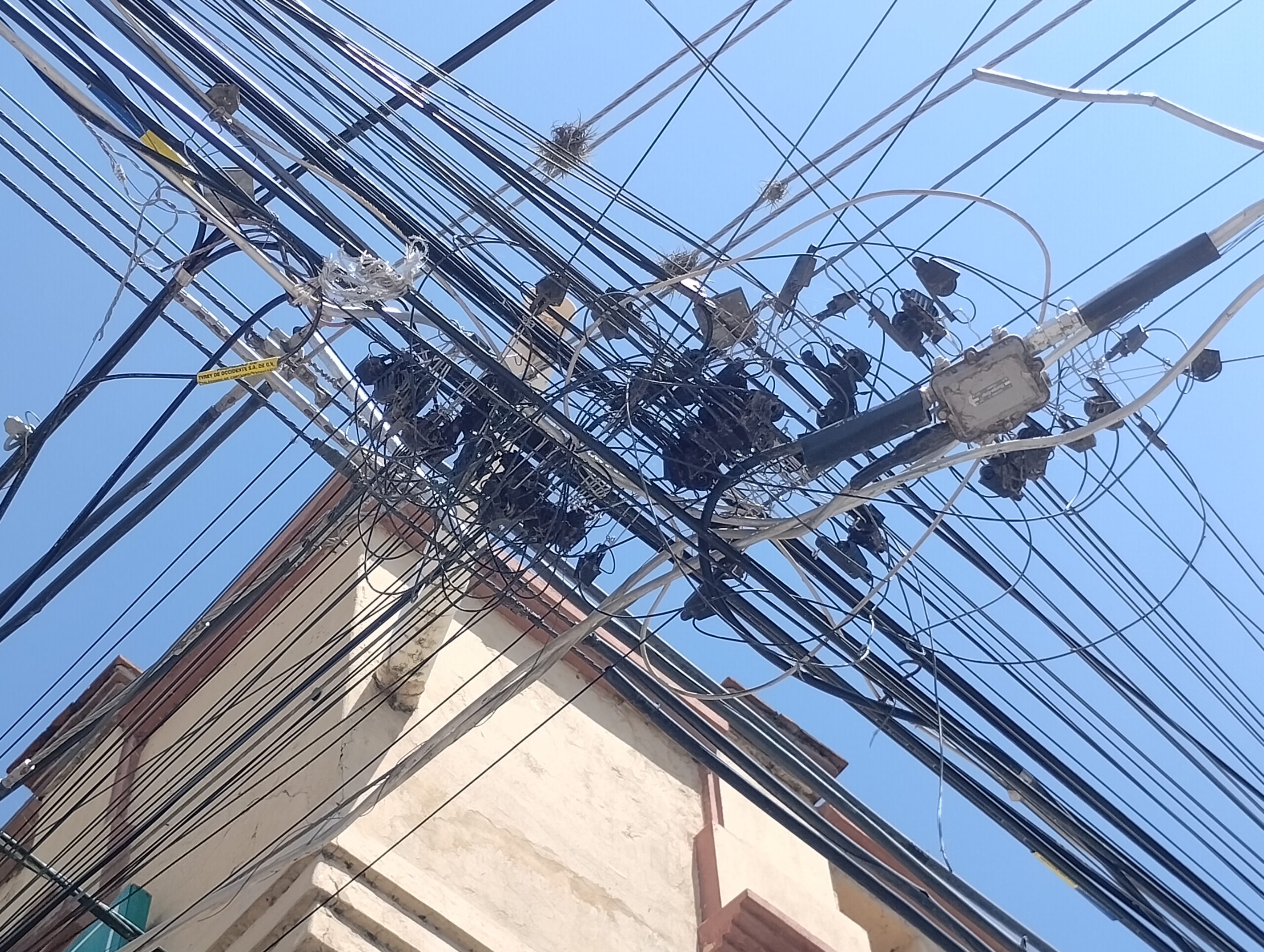 When will they regulate overhead wiring in Chapala?