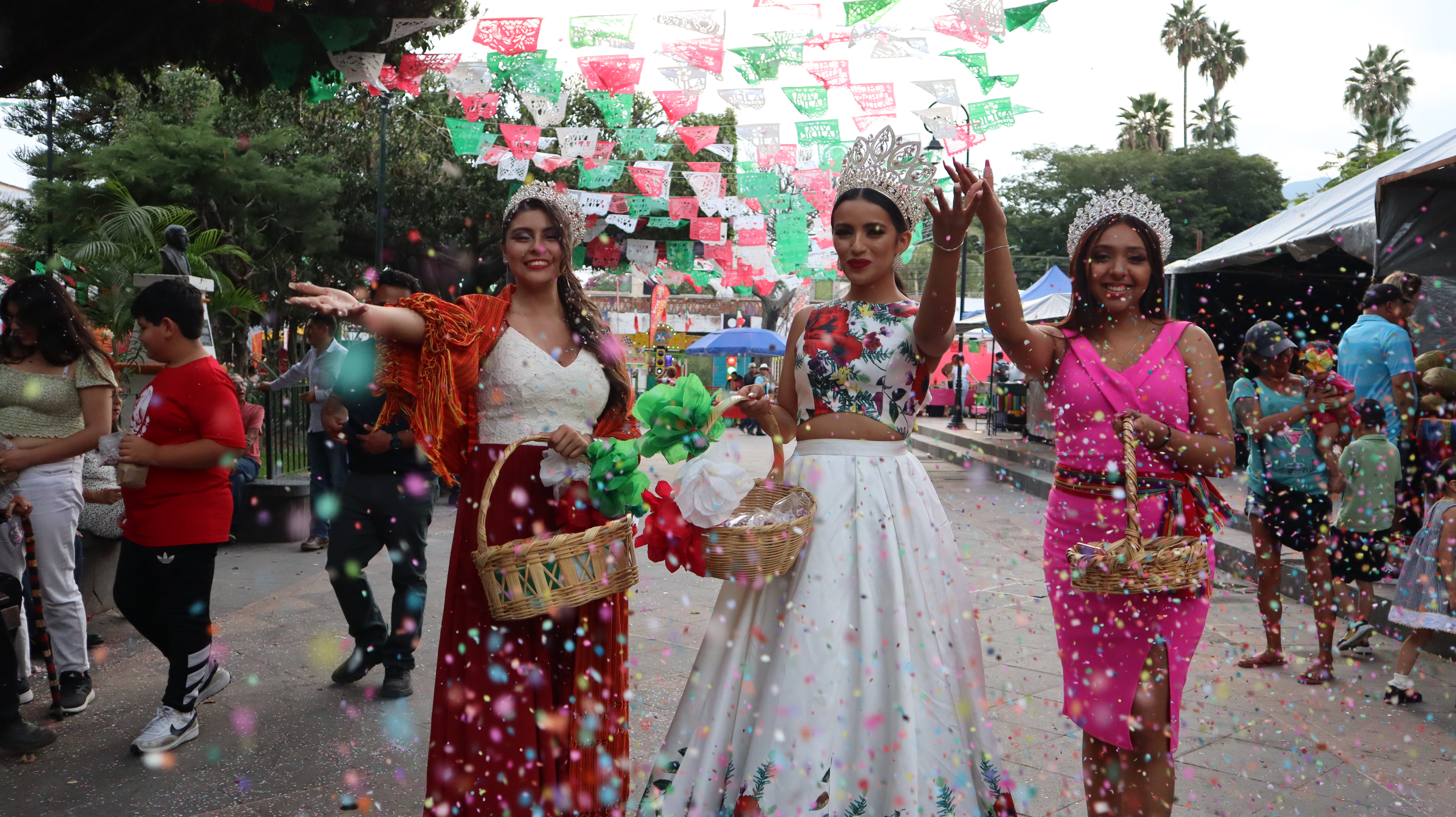 Keeping the “Convite de Flores” tradition alive in Ajijic