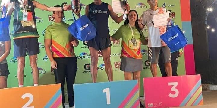 Three Chapala athletes on the winners’ podium in the Carrera de las Antorchas