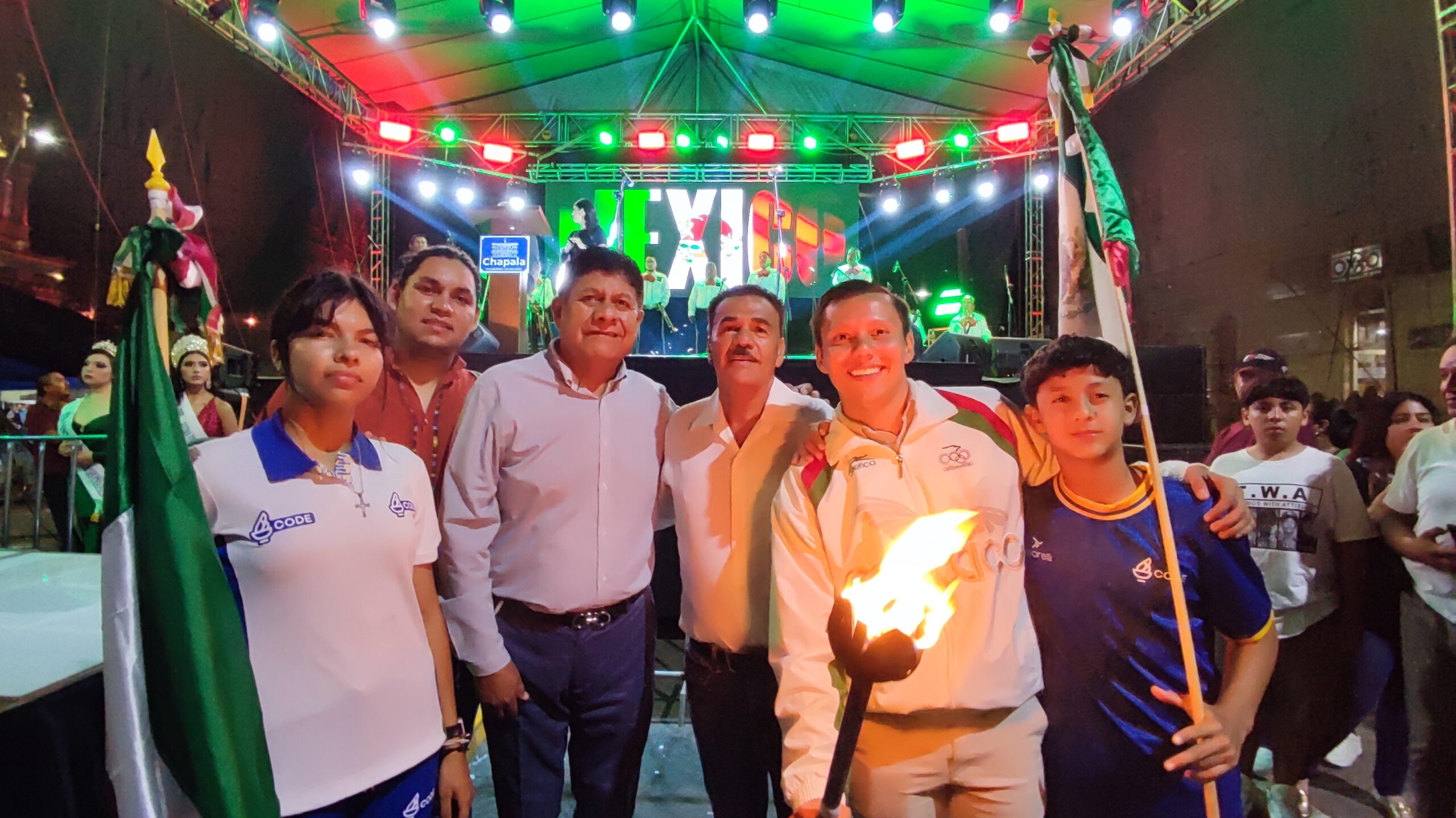 More than 3,000 people celebrate the Grito de Independencia in Chapala