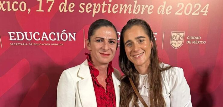 Elena Oetling attends AMLO's 'La Mañanera'