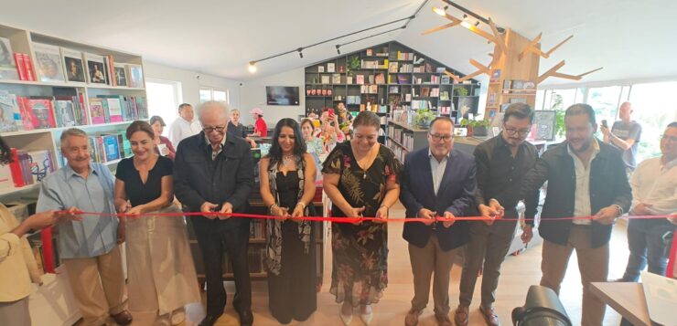 PHOTONOTE: Carlos Fuentes Bookstore is inaugurated in Hotel Villa Montecarlo