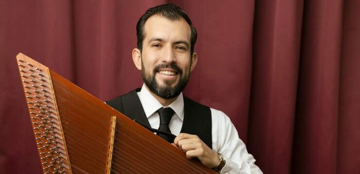 Maestro Miranda López inspires youth to value Mexican music