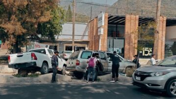 Three vehicles collide and block Ajijic bike lane