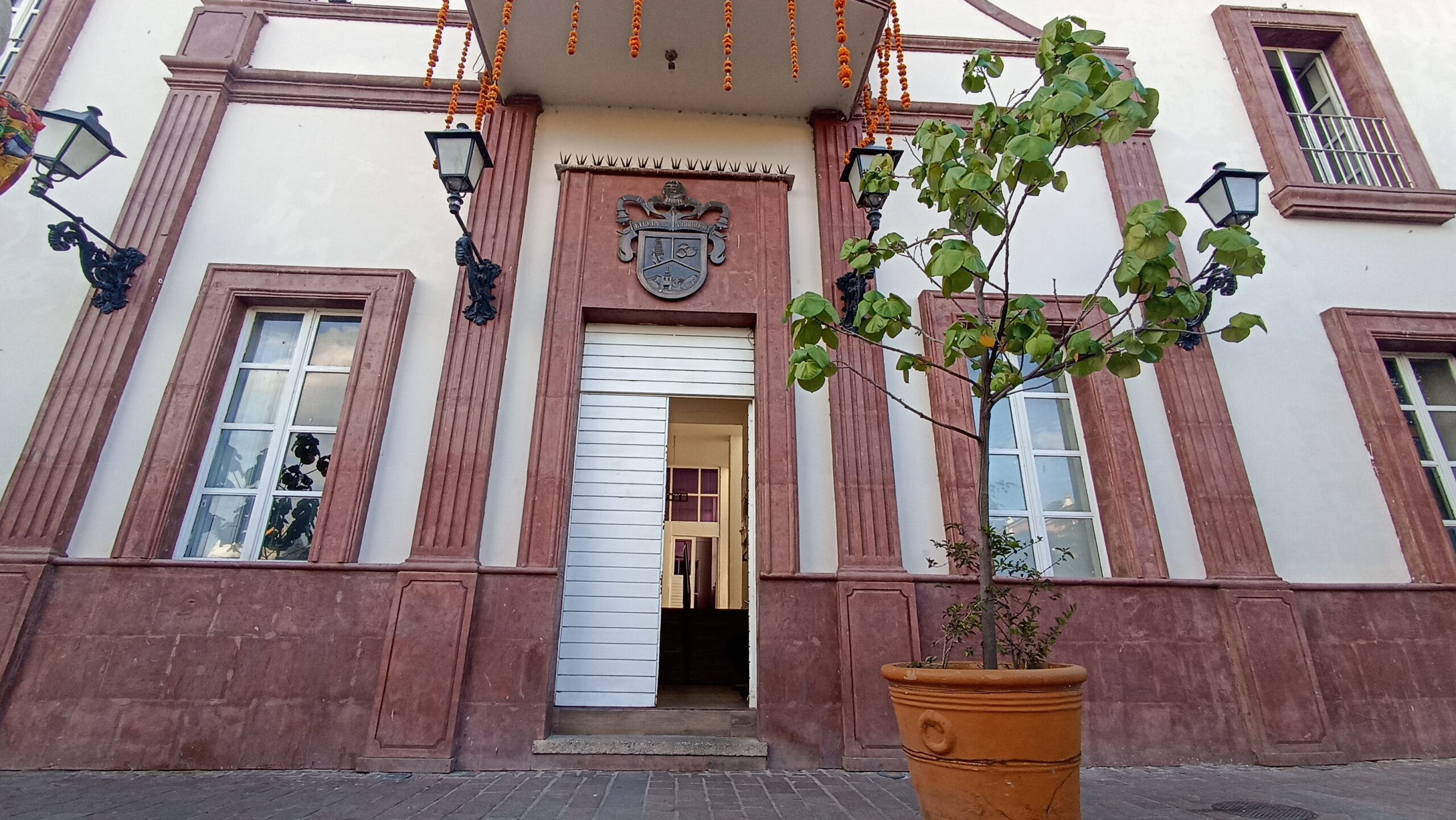 Thirty Jocotepec City Hall workers dismissed