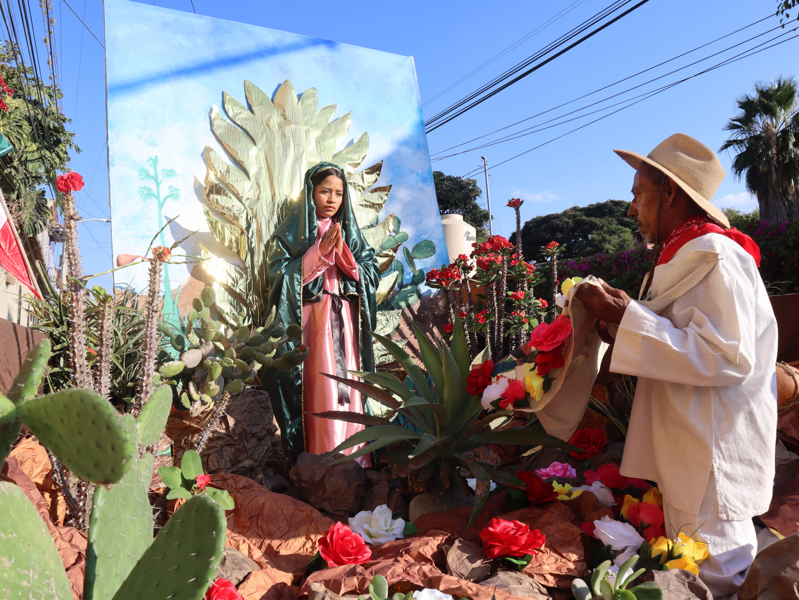 Hundreds join Virgin of Guadalupe procession in Ajijic