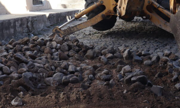 Residents approve cement paving for Álvaro Obregón Street
