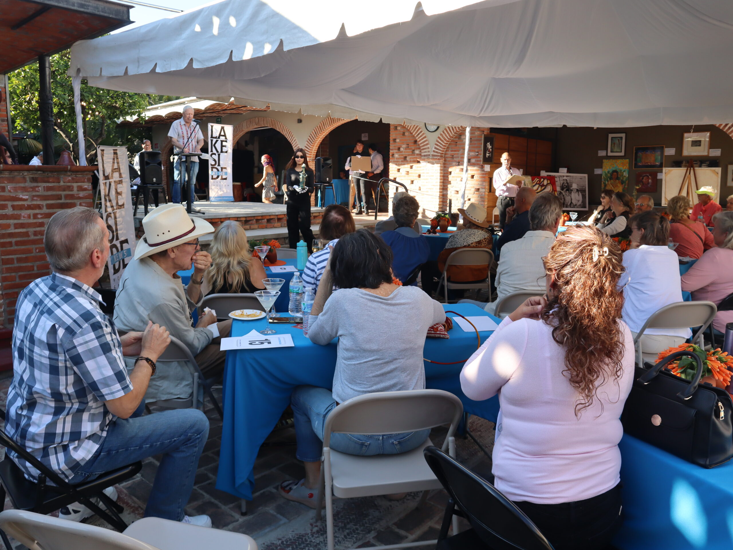 Third Annual Semanario Laguna Art Auction a huge success