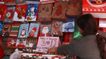 Chapala’s downtown Christmas market opens with food stalls and more