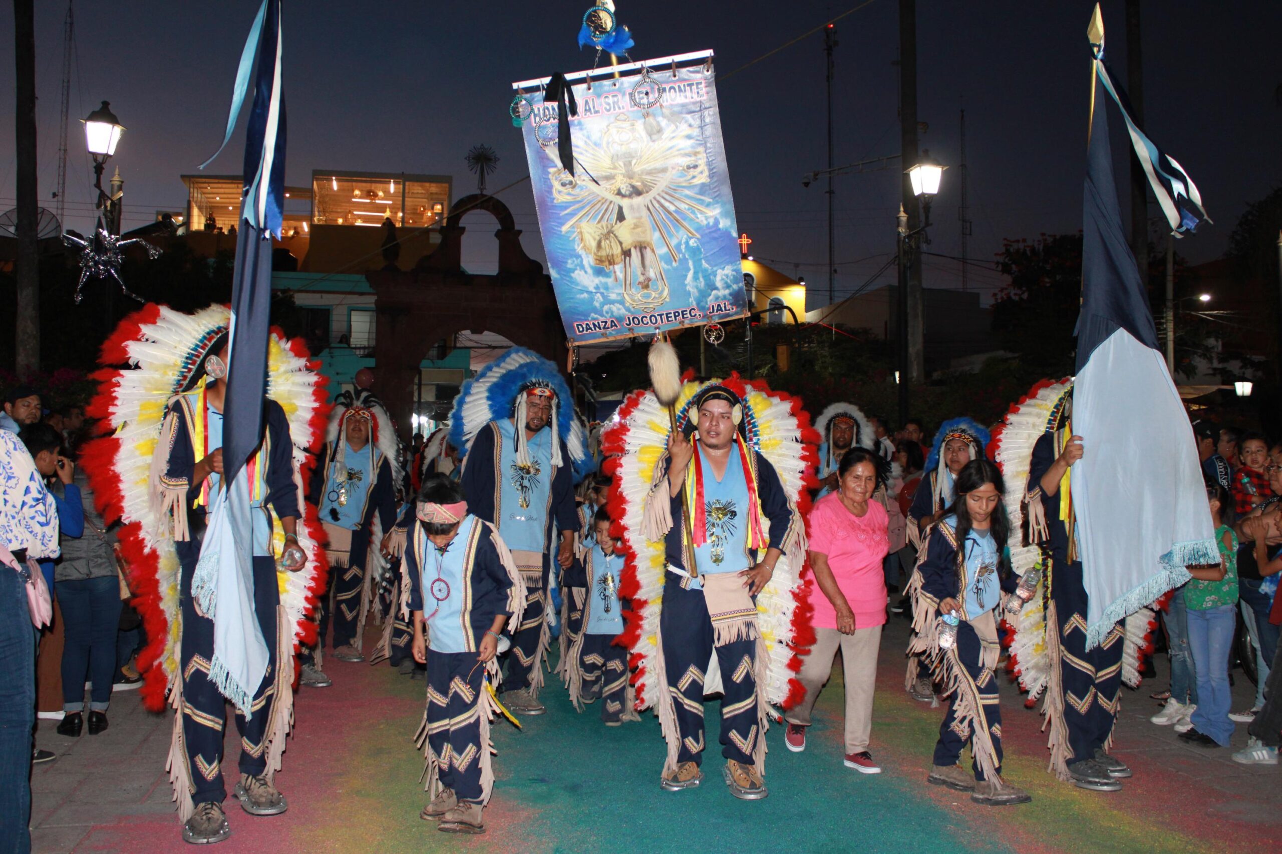 Thousands join Jocotepec procession for Lord of the Mountain