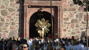 Jocotepec celebrates Lord of the Mount with colorful processions