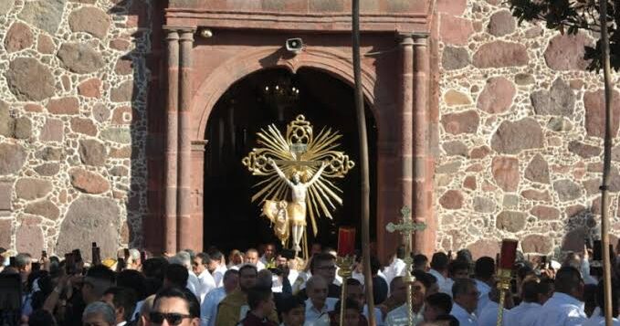 Jocotepec celebrates Lord of the Mount with colorful processions