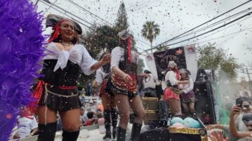 Final preparations underway for Ajijic's Mardi Gras parade