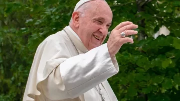 Pope Francis still hospitalized, health condition complex