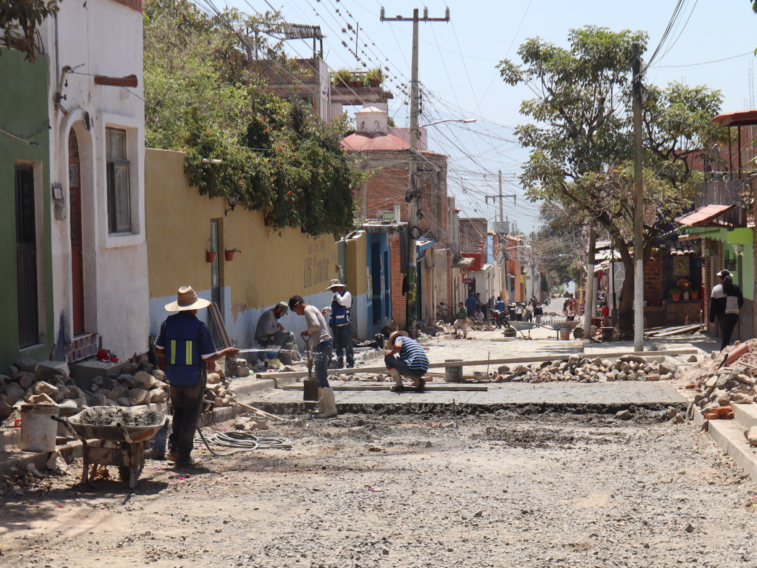 Ajijic’s Álvaro Obregón Street renovation stuck in March