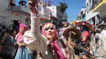 Pop culture and tradition reign at Ajijic Carnival 2025