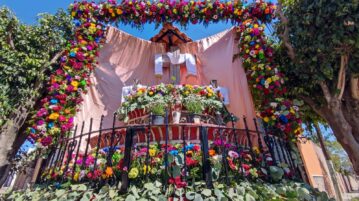 San Antonio Tlayacapan celebrates the Day of the Holy Cross