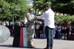 Jocotepec replaces its flag in a patriotic incineration ceremony