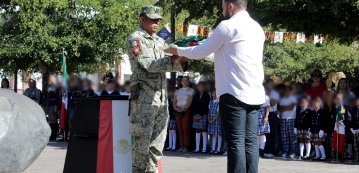 Jocotepec replaces its flag in a patriotic incineration ceremony