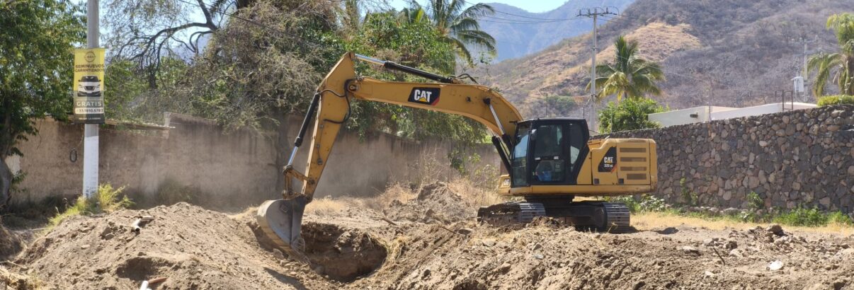  Chapala clearing streams to prevent rainy-season flooding <br /> <span style='color:#797979;font-size:15px;font-family: Georgia, Cambria, 'Times New Roman', Times, serif;'>Aguirre Curiel takes action to avoid disasters</span>