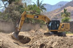 Chapala clearing streams to prevent rainy-season flooding
