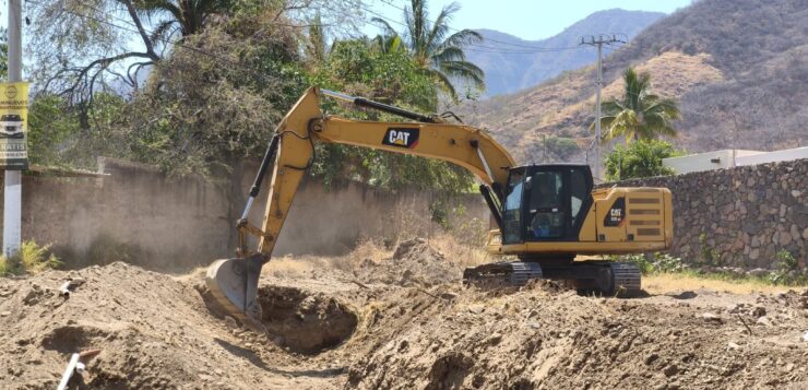 Chapala clearing streams to prevent rainy-season flooding