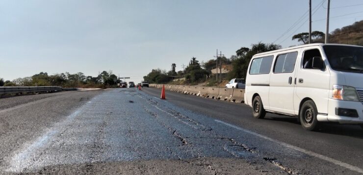 Federal government repairing Jocotepec’s old highway to Morelia
