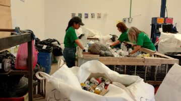 CFE cuts electric power to Ajijic Recycling Center