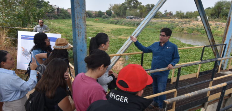 State and national officials tour the controversial Chapala-Guadalajara aqueduct Head of water management agency argues for new project State and national officials tour the controversial Chapala-Guadalajara aqueduct