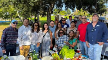 Chapala President connects with Chapala’s “Absent Children” in California Celebrates Mother’s Day with immigrants to the US Chapala President connects with Chapala’s “Absent Children” in California