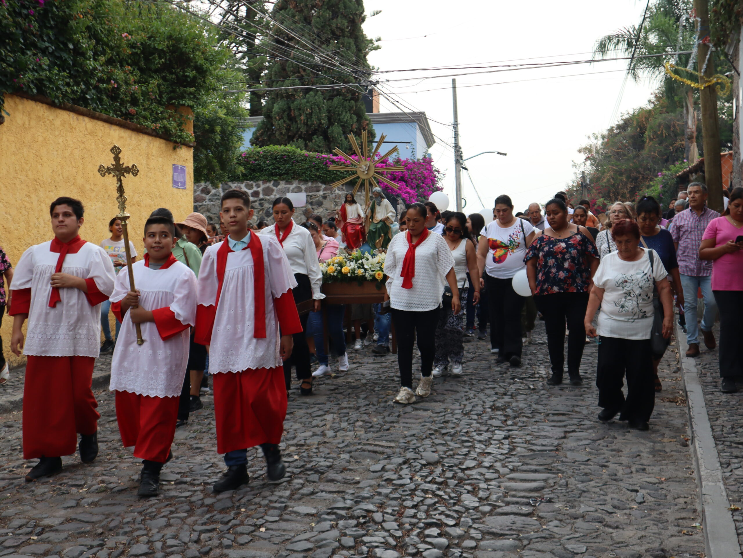 High turnout for first Expo Ajijic and Divine Providence Day