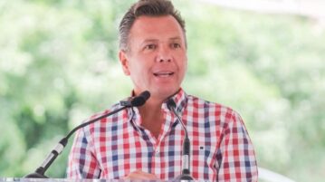 Governor reveals 800 million for Carretera overhaul, new roads, schools