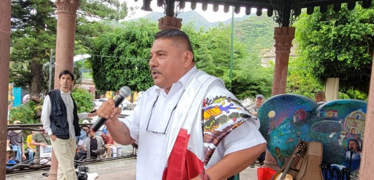 Umbrellas up, voices louder! Ajijic joins global stand against tyrants