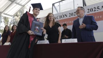 UdeG Rector celebrates Chapala High School graduates