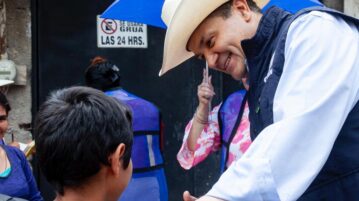 Chapala President takes city hall to the streets